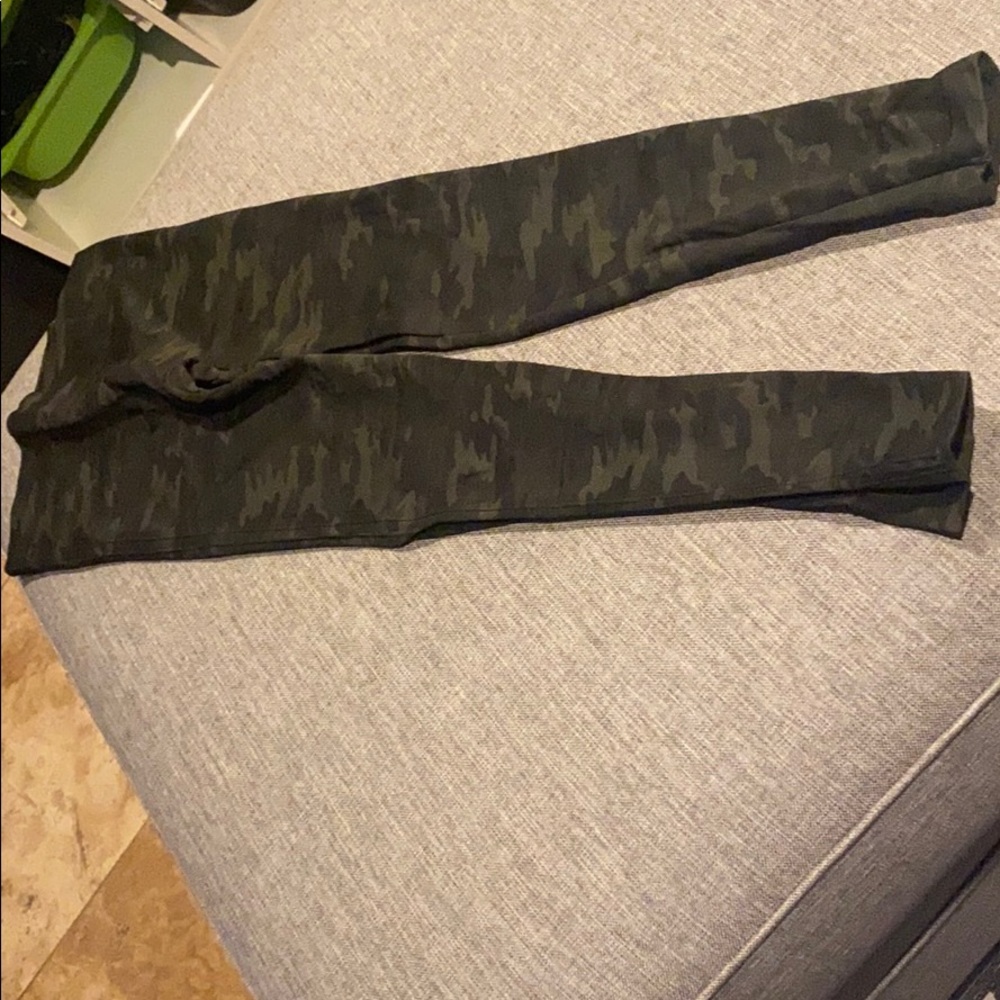 Spanx Green Camo Leggings Sz Medium